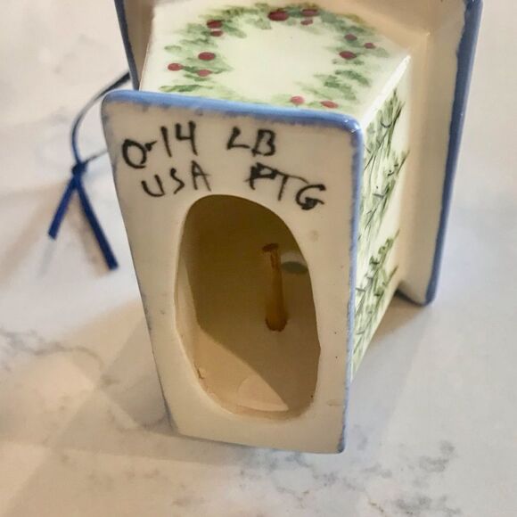 NWT Santa and Mrs Claus shakers and artist signed ceramic birdhouse ornament - Picture 3 of 13